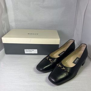 Bally classic loafers size 6